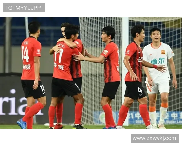 武汉篮球队战术变革引发热议球迷分析新策略与未来发展方向 武汉篮球队战术变革引发热议球迷分析新策略与未来发展方向